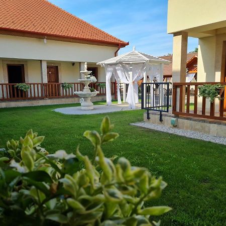 Bed and Breakfast Toroes Panzio Szabolcs Экстерьер фото