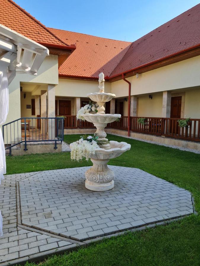 Bed and Breakfast Toroes Panzio Szabolcs Экстерьер фото
